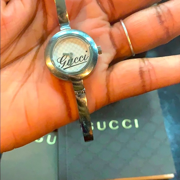 Gucci ladies band watch - Picture 5 of 6